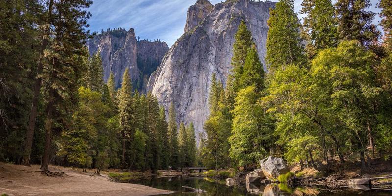 工业风设计网站建设新维度：绿色主机与代码优化如何助力品牌可持续推广