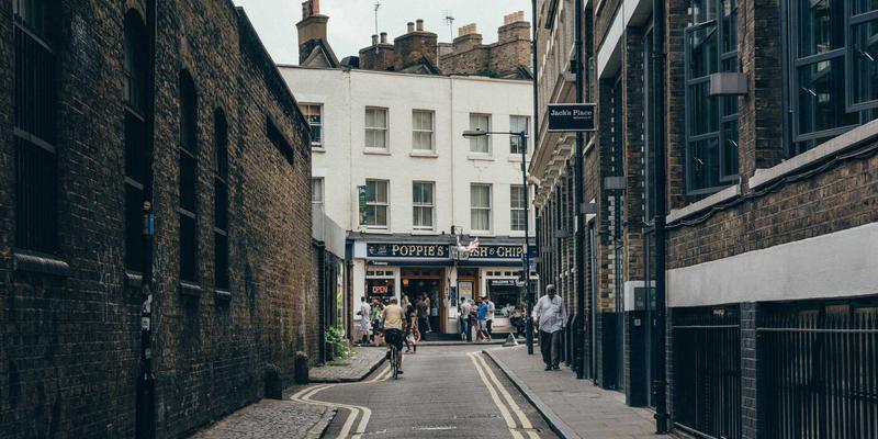 维度网品牌推广新引擎：通过API集成CRM、支付与社交媒体实现SEO优化与业务增长