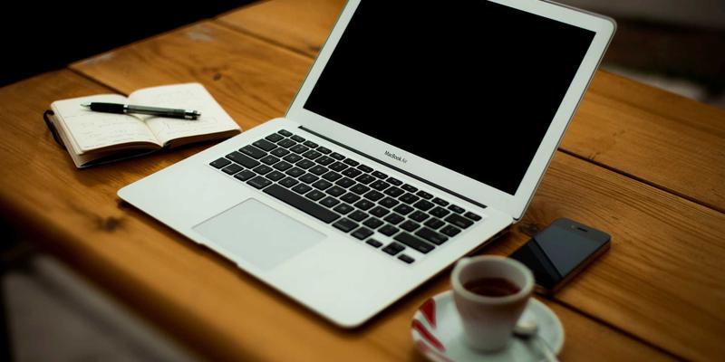 网站建设初期如何选择域名？维度网揭秘品牌保护与SEO优化的双重策略